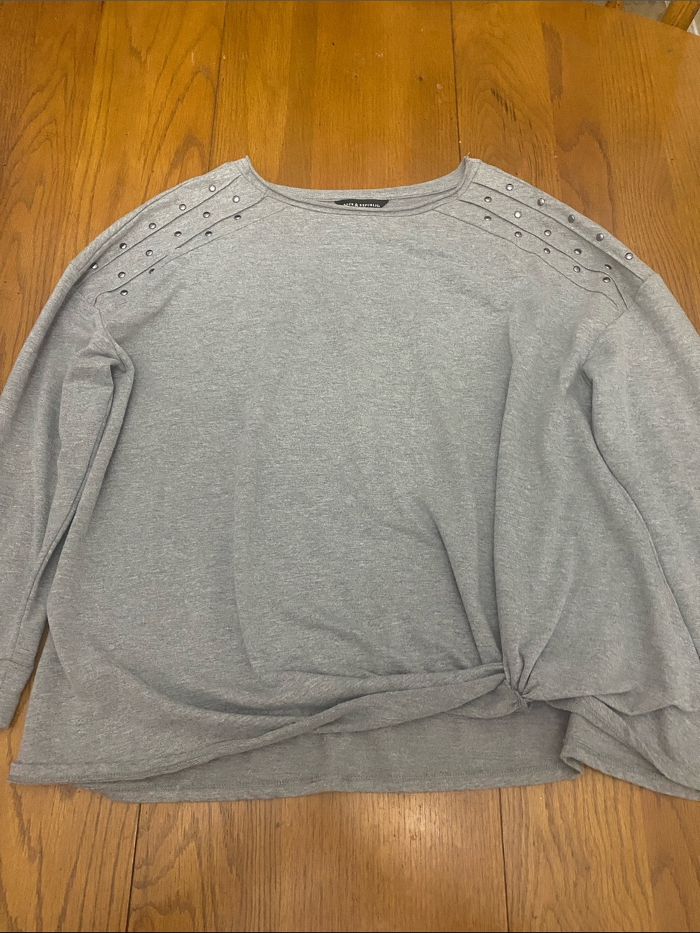 Rock & Republic Gray Crewneck Sweatshirt with Stud Shoulder Detail Size XXL